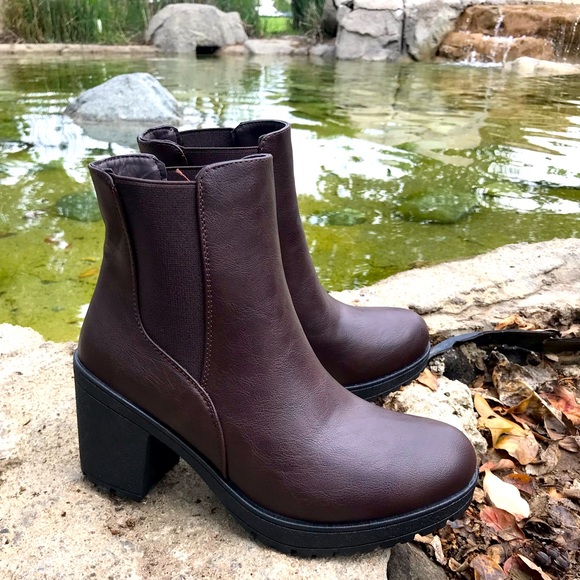 New beautiful brown boots - Picture 2 of 7